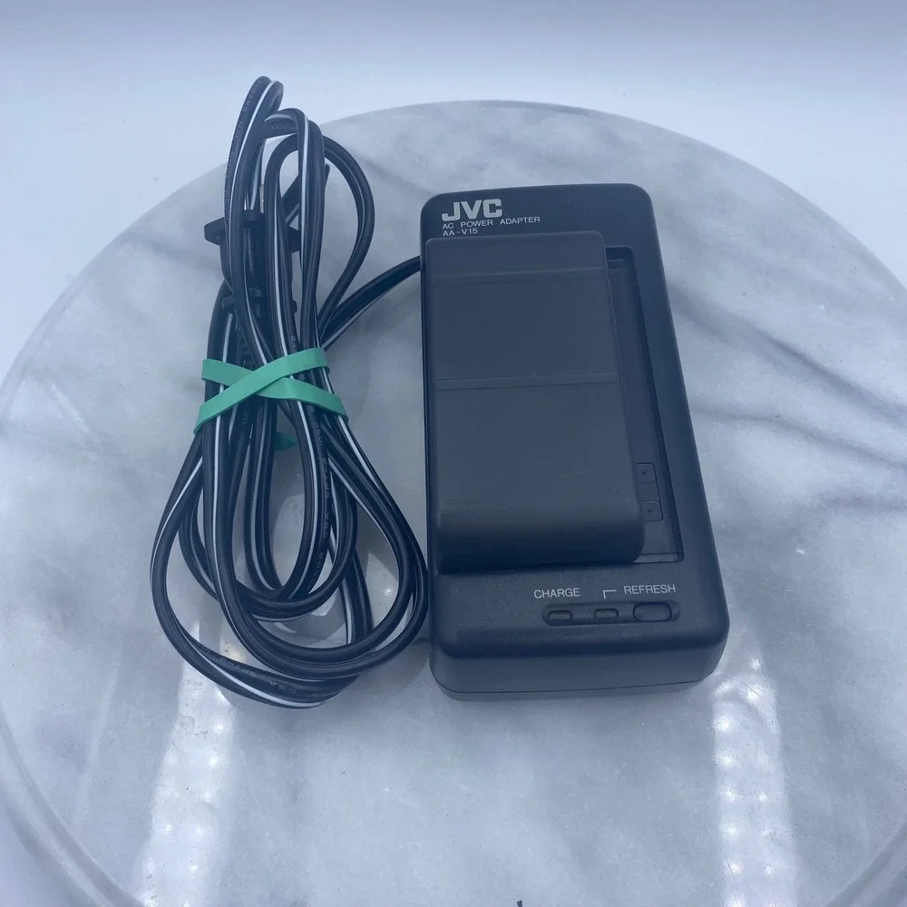 JVC‎ GR-AX230U VHS Camcorder 22x Optical Zoom Vintage 1998 Bundle Parts Only